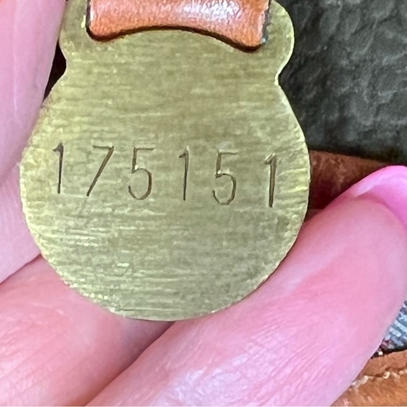 Vintage Mulberry Mole Scotch Grain & Cognac Calf Leather. Crossbody Bucket Bag. - Picture 8 of 13